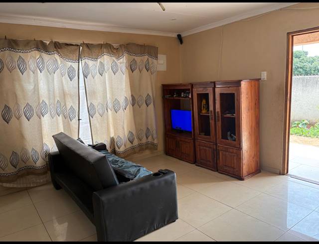 2 BEDROOM FREEHOLD FOR SALE IN SOSHANGUVE S
